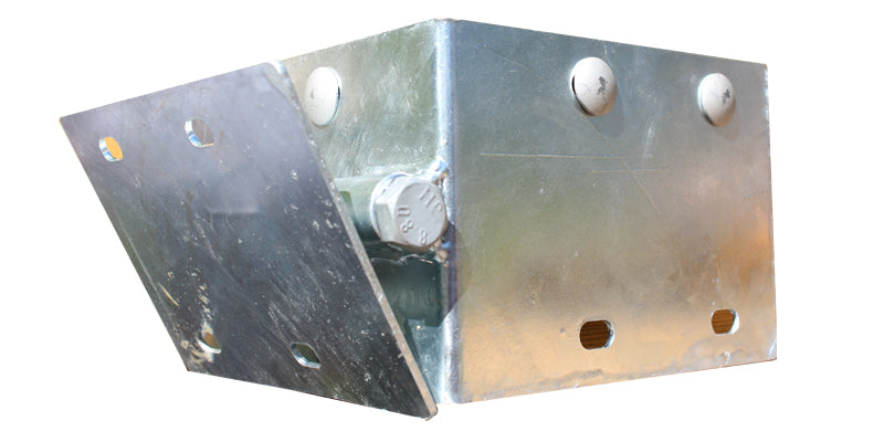 Skarvbeslag mot tvärställd brygga