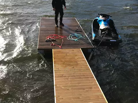 Bad 4M + Landgång..